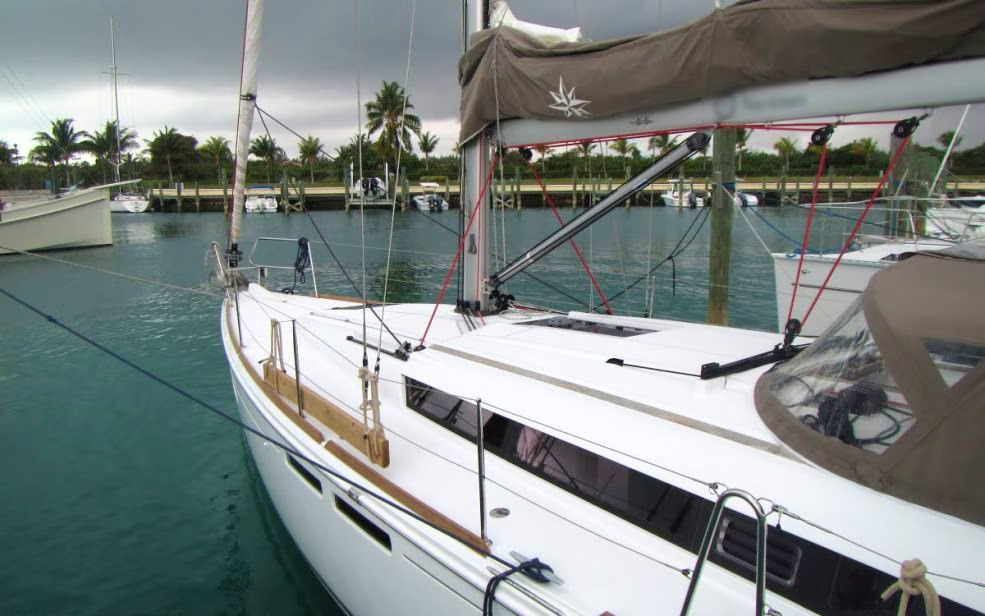 Monohull